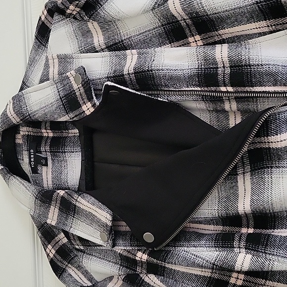 Jacket - Picture 2 of 4